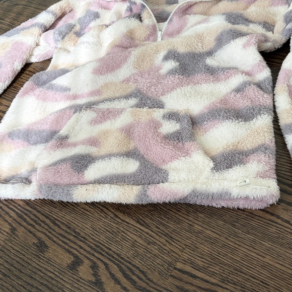 SO Supercozy Sherpa Quarter Zip Camo Pullover - Picture 4 of 12